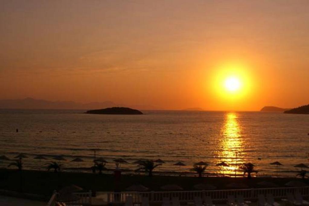 Club Blue White All Inclusive Turgutreis Εξωτερικό φωτογραφία