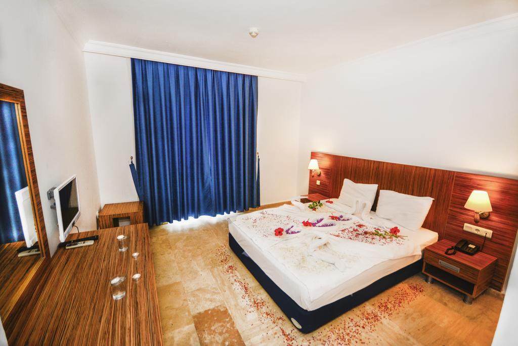 Club Blue White All Inclusive Turgutreis Εξωτερικό φωτογραφία